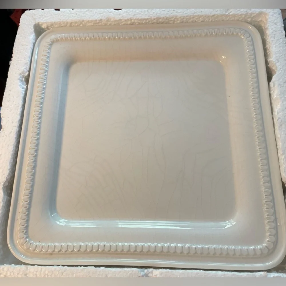 Williams Sonoma White Square Cake Stand